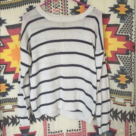 🔹Forever 21 Striped Sweater🔹