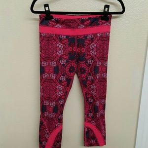 Lululemon floral Capri pants