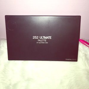 Coastal Scents 252 Ultimate Eye Palette