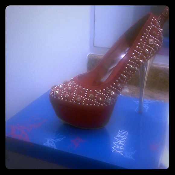 Gold jewel studded Ermax Pumps