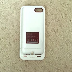 White iPhone 5 mophie