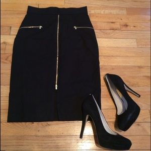 Never worn Banana Republic black pencil skirt