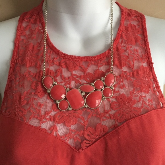 This Elegant lace pink dress is suitable anywhere. - Picture 4 of 4