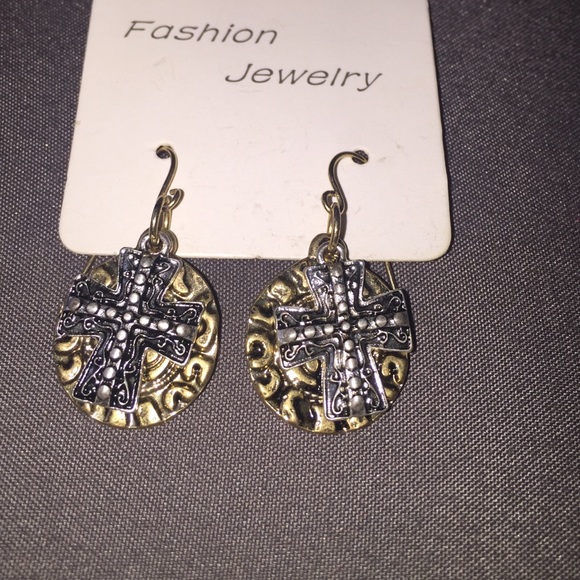 earrings - Picture 2 of 3