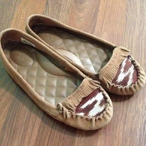 Comfy brown/tan Reef moccasins.