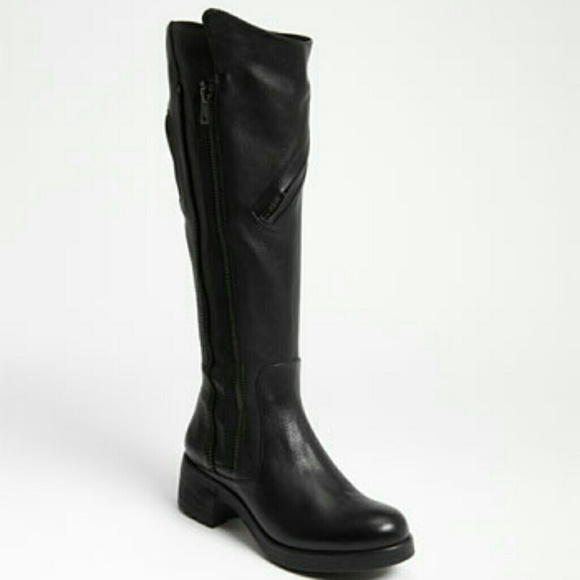 New in box Evan boot