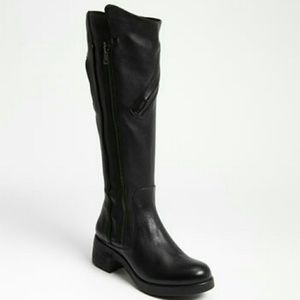 New in box Evan boot