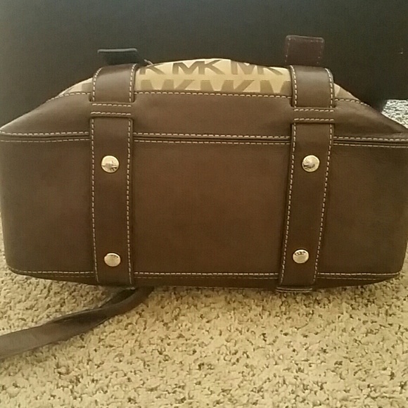 SOLD***** Authentic Michael Kors Purse - Picture 2 of 4