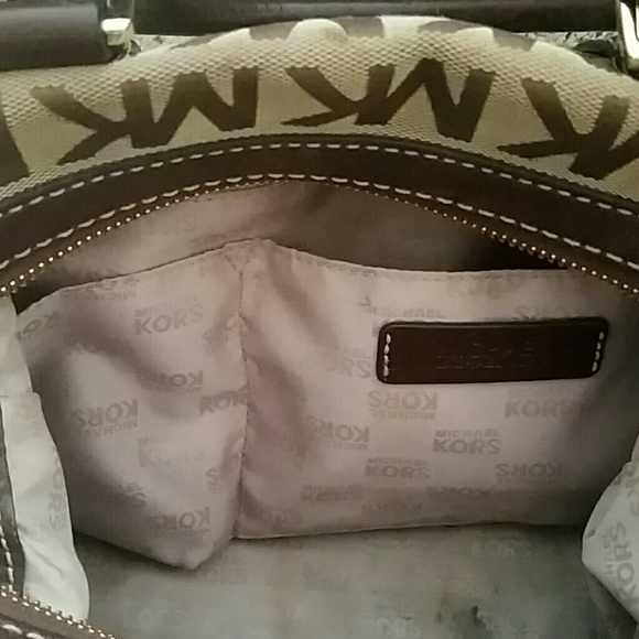 SOLD***** Authentic Michael Kors Purse - Picture 3 of 4