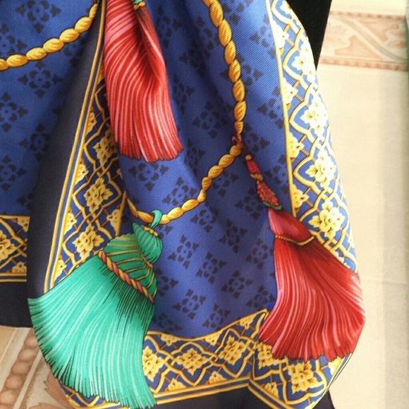 Scarf - Picture 2 of 2