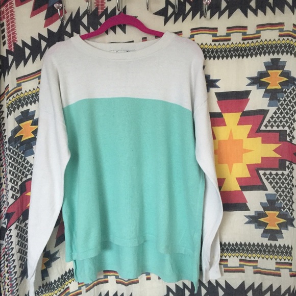 💓 Forever 21 sweater w/ button detail