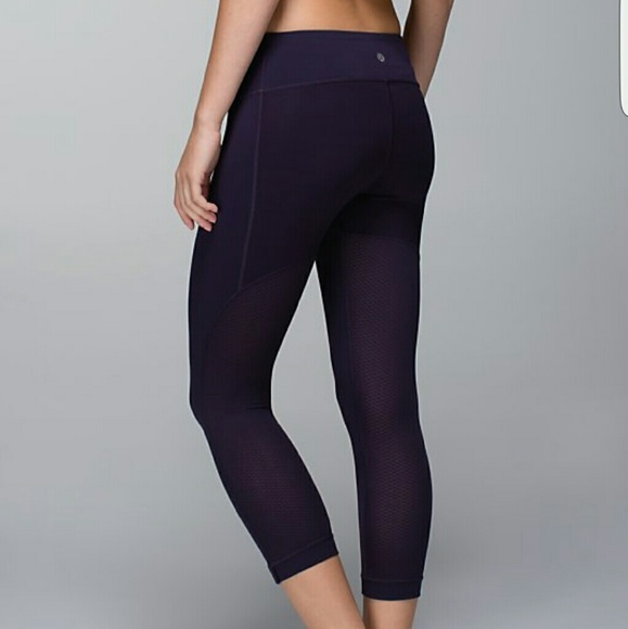 All black size 6 Lululemon Journey mesh crop