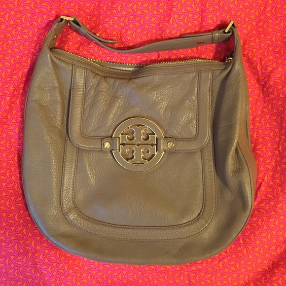 Tory Burch Amanda mini hobo bag