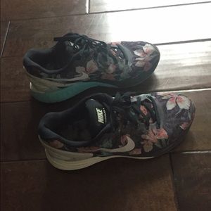 It is a nike lunarglide (special edition)