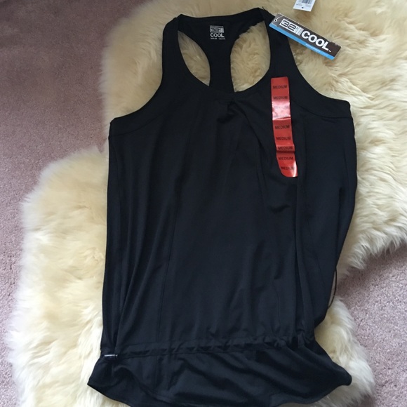 32 DEGREES workout top✨