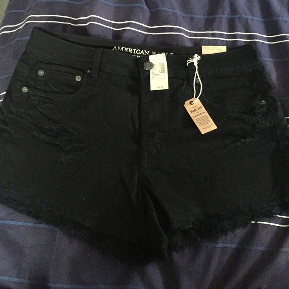American Eagle high right festival shorts in black