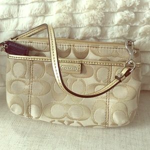Coach wristlet /small bag used Beautiful condition