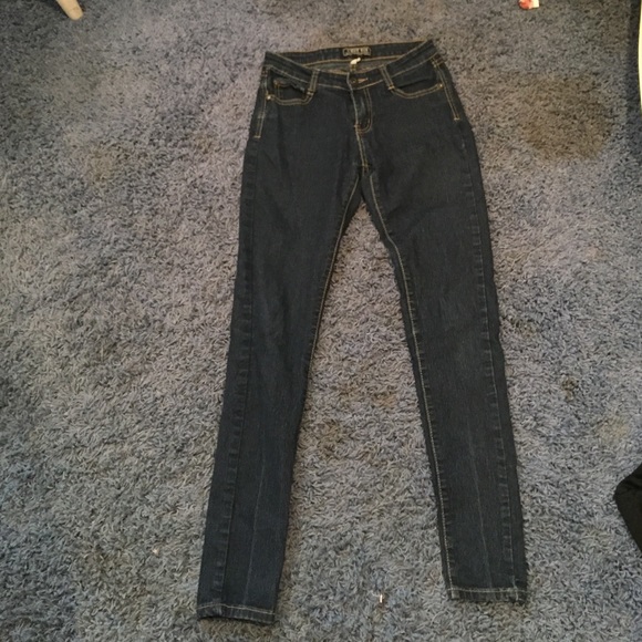 Medium Wash Skinny Jeans - Picture 3 of 3