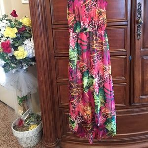 Hot little dress for the summer.