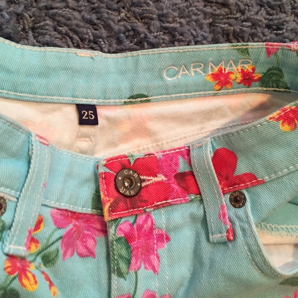Flowery Shorts - Picture 3 of 3