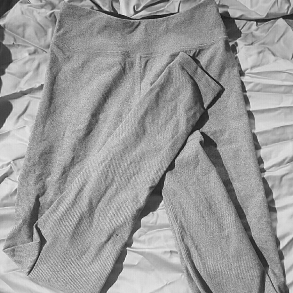 High-Rise Gray Stitching Leggings