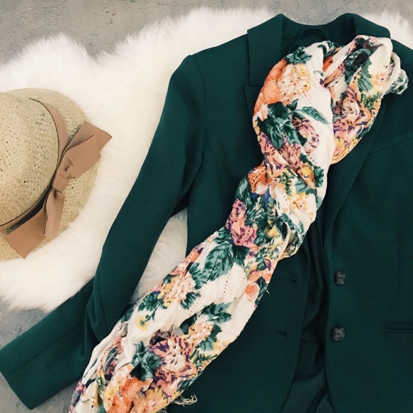 Dark Green H&M fitted blazer.