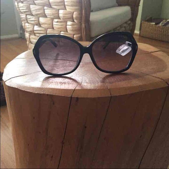 Tom Ford Sunglasses - Picture 2 of 4