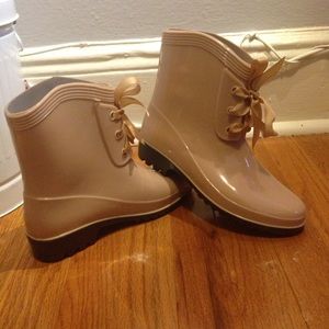 Dusty rose short rainboots