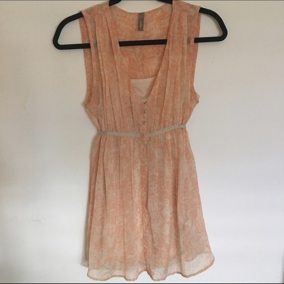Sleeveless patterned tunic blouse