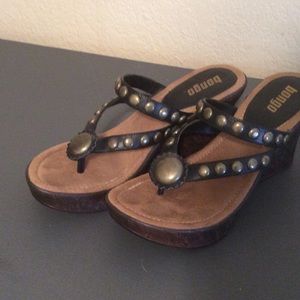 Bongo black wedge sandals