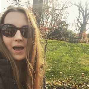 Meet your Posher, Annie