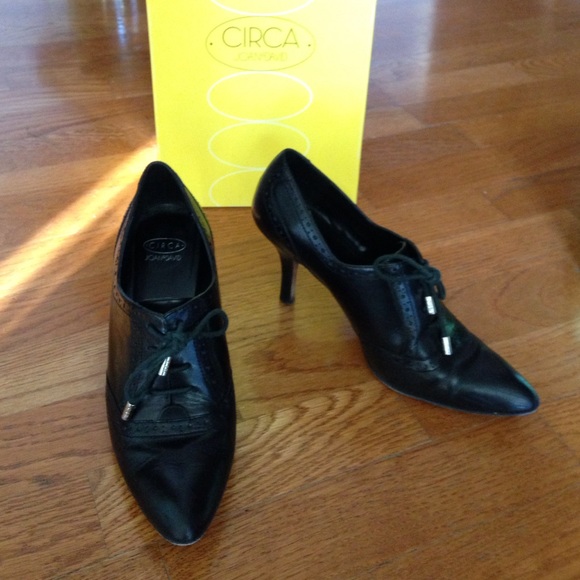 Black tie up heels