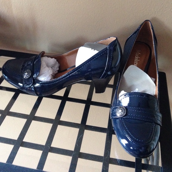 Madeline navy blue heels size 8