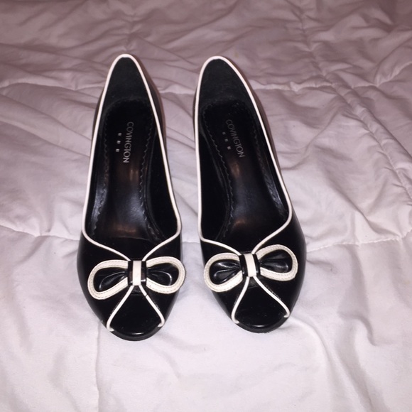 PRICE DROP! Black and white bow peep toe heels