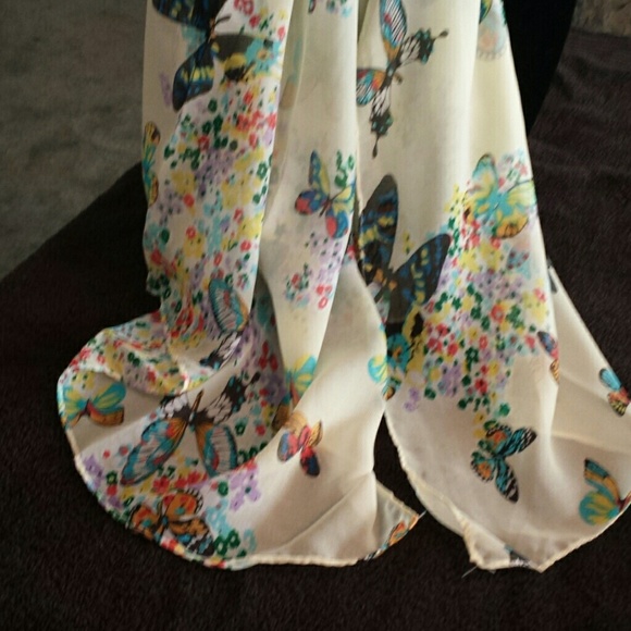 Scarf - Picture 2 of 2