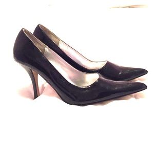 Black patent pointed toe heels