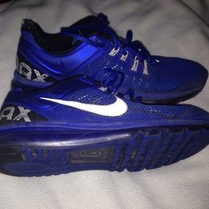 Nike air maxes