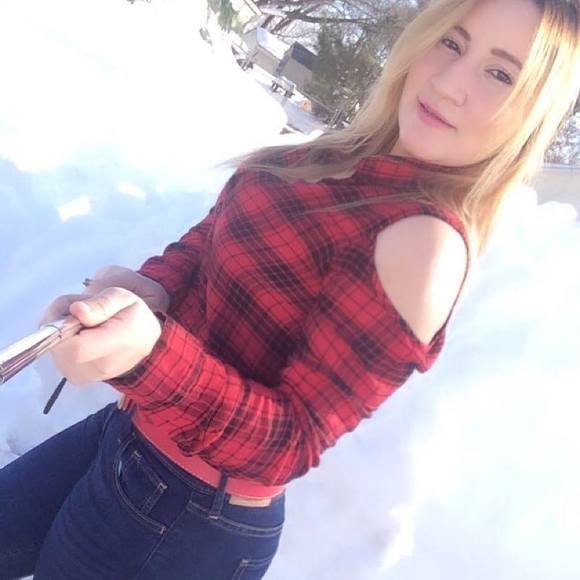 Meet your Posher, Chelita