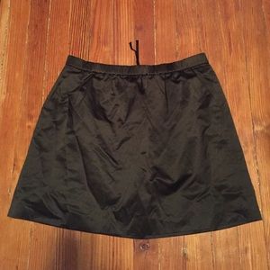 Medium satin skirt L