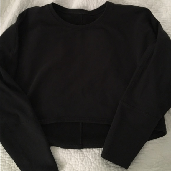 LULULEMON black crop top