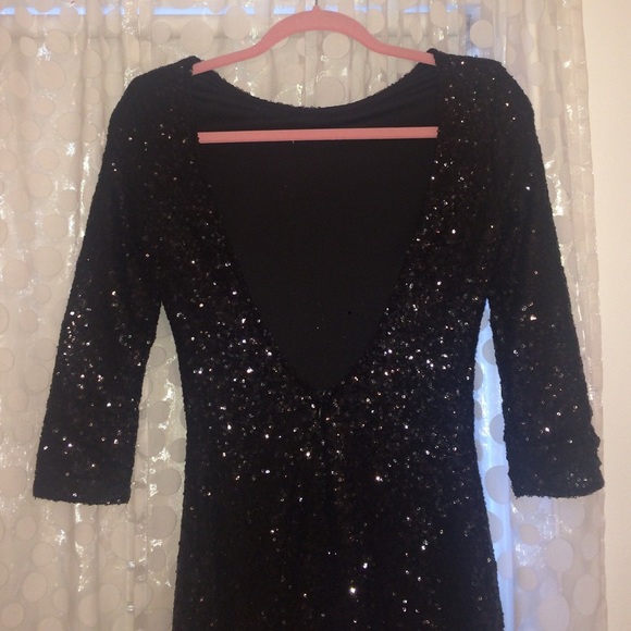 Body-hugging sparkly sequin dress from Tobi.com - Picture 2 of 4