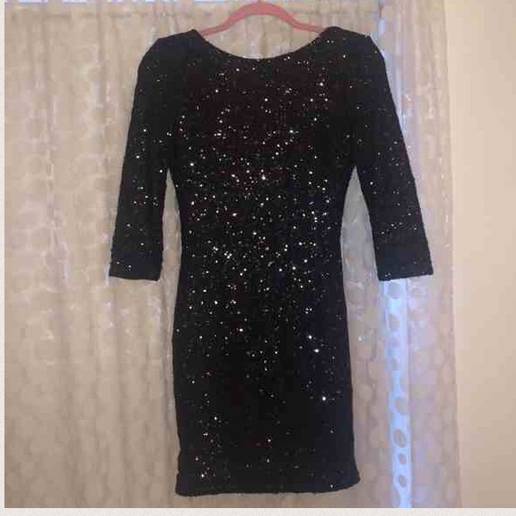 Body-hugging sparkly sequin dress from Tobi.com - Picture 3 of 4