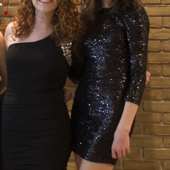 Body-hugging sparkly sequin dress from Tobi.com - Picture 4 of 4