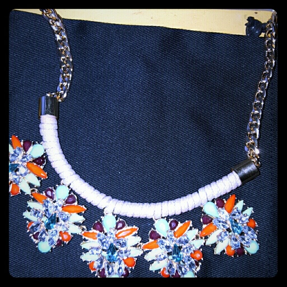 Statement necklace