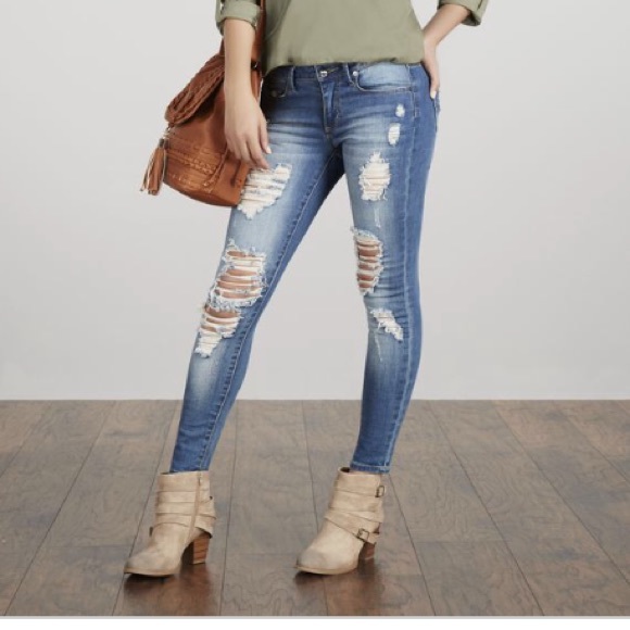 Ripped skinny jeans
