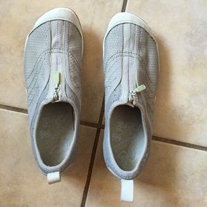 Women's Merrell shoes