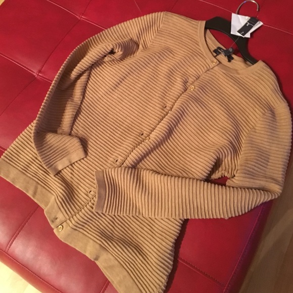 Tan cardigan - Picture 2 of 4