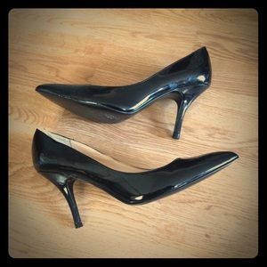Guess patent leather heels