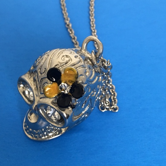 🍄Skull with Flower Necklace - Picture 4 of 4