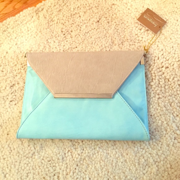 Handbags - ❌SOLD❌ Fashionable clutch
